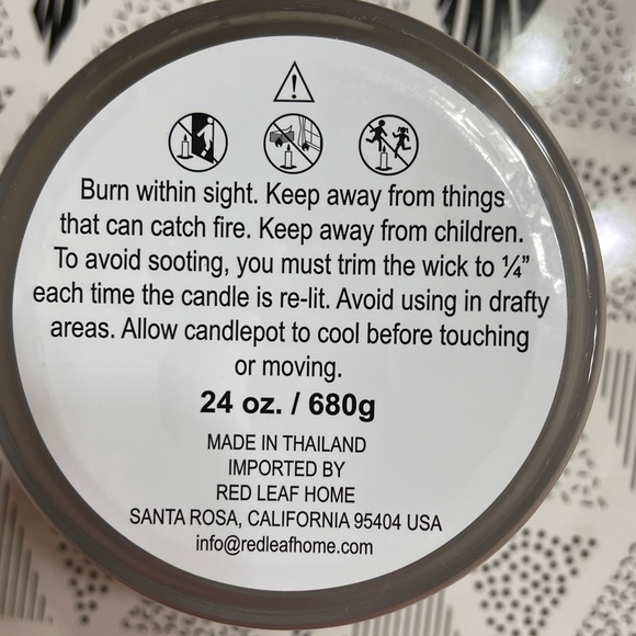 Red Leaf Home Aromatherapy stress Relief Magnolia & Bergamot Candle - Picture 4 of 4